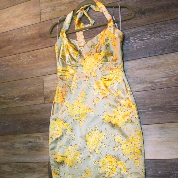 Betsey Johnson Dresses & Skirts - Betsey Johnson 100% silk yellow floral halter dress